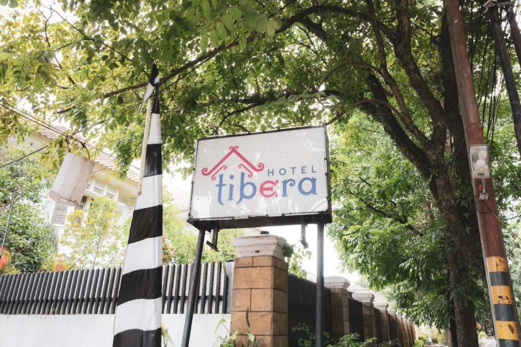 Hotel Tibera Taman Cibeunying باندونج المظهر الخارجي الصورة